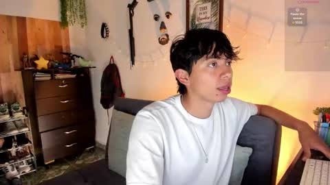 Snapshot of andy_guez_11 chatting on January 2025 10:19:01 AM andy_guez_11 online show from January 2025 10:19:01 AM