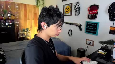 Snapshot of andy_guez_11 chatting on February 2025 11:30:01 AM andy_guez_11 online show from February 2025 11:30:01 AM