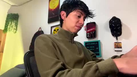 Snapshot of andy_guez_11 chatting on March 2025 10:13:02 AM andy_guez_11 online show from March 2025 10:13:02 AM