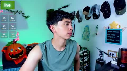 andy_guez_11 online show from October 2025 10:03:02 AM