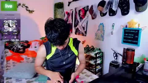 andy_guez_11 online show from October 2025 10:01:01 AM