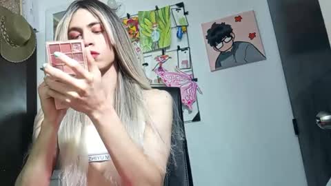 Snapshot of andy_vander chatting on September 2025 02:37:02 AM Andy van der Rose online show from September 2025 02:37:02 AM