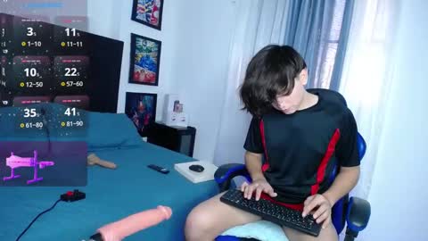 Snapshot of andyboy_19 chatting on October 2025 10:08:01 PM andy online show from October 2025 10:08:01 PM