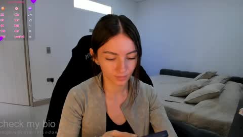      online show from February 2025 02:02:01 PM