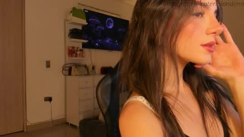      online show from October 2025 05:52:02 AM