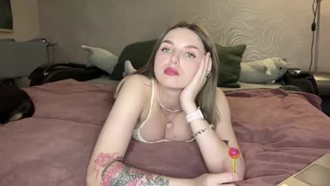 Sophie online show from September 2025 05:02:02 PM