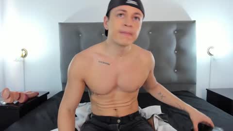 Angel Cuervo online show from December 2024 12:34:01 PM