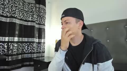 Angel Cuervo online show from December 2024 12:36:01 PM