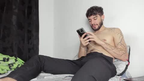 Snapshot of angel_damons_ chatting on January 2025 01:31:02 AM Angel Damons online show from January 2025 01:31:02 AM