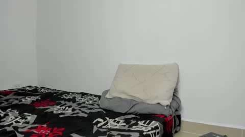 Snapshot of angel_damons_ chatting on February 2025 06:20:02 PM Angel Damons online show from February 2025 06:20:02 PM