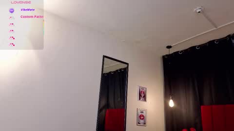 Snapshot of angel_dragun chatting on October 2025 03:15:02 AM Angel-dragun online show from October 2025 03:15:02 AM