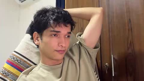 Angel online show from November 2025 10:43:02 PM