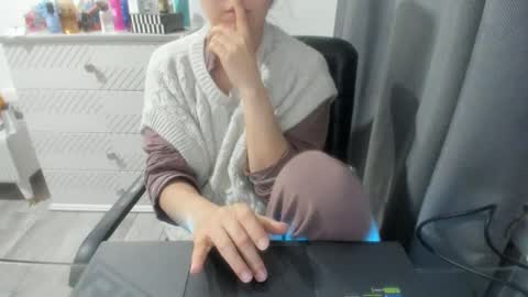 Snapshot of angel_lee__ chatting on December 2024 11:33:01 AM angel_lee__ online show from December 2024 11:33:01 AM