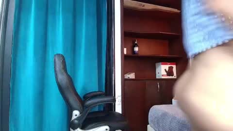 Nicolle  online show from February 2025 11:32:02 AM