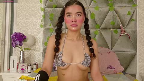 Snapshot of angela_lovee1 chatting on February 2025 12:58:01 PM Angela online show from February 2025 12:58:01 PM