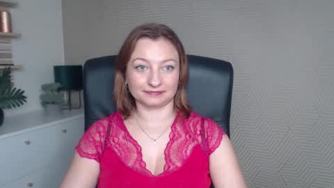 Snapshot of angela_samt chatting on November 2025 06:47:02 AM Angela online show from November 2025 06:47:02 AM