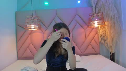ANGELA online show from December 2024 12:22:02 PM