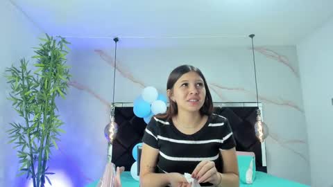 Snapshot of angelaa_cute chatting on October 2025 12:11:01 PM ANGELA online show from October 2025 12:11:01 PM