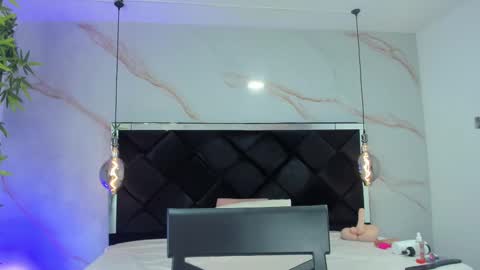 Snapshot of angelaa_cute chatting on October 2025 12:14:02 PM ANGELA online show from October 2025 12:14:02 PM