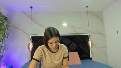 Snapshot of angelaa_cute chatting on October 2025 12:08:02 PM ANGELA online show from October 2025 12:08:02 PM