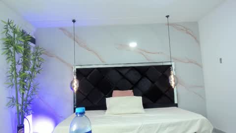 Snapshot of angelaa_cute chatting on November 2025 12:16:01 PM ANGELA online show from November 2025 12:16:01 PM