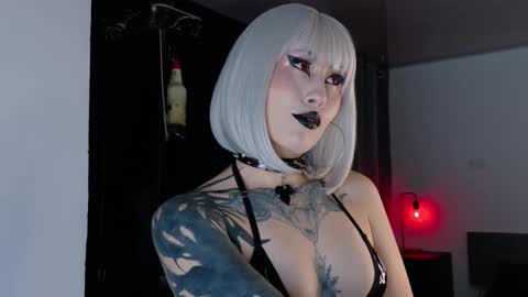 Snapshot of angelabl0odborne chatting on October 2025 06:28:02 PM Angela help me reach 100 thumbs up online show from October 2025 06:28:02 PM