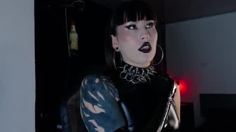 Snapshot of angelabl0odborne chatting on October 2025 09:04:02 PM Angela help me reach 100 thumbs up online show from October 2025 09:04:02 PM