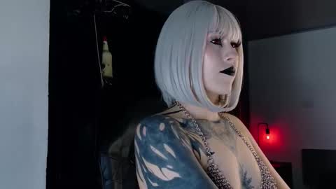 Snapshot of angelabl0odborne chatting on October 2025 11:05:02 PM Angela help me reach 100 thumbs up online show from October 2025 11:05:02 PM