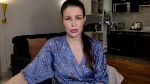 Angela online show from February 2025 09:14:02 PM