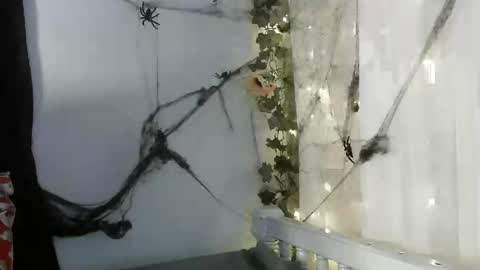 Snapshot of angelainparis28 chatting on October 2025 05:26:02 AM ANGELA online show from October 2025 05:26:02 AM