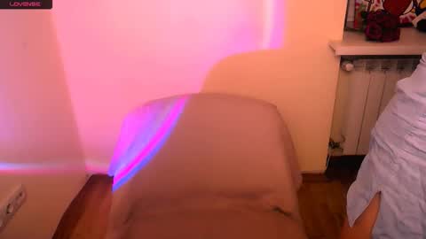 Snapshot of angelalice_ chatting on September 2025 09:25:02 AM Alice online show from September 2025 09:25:02 AM