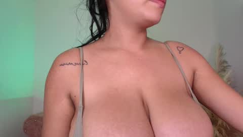 Angela Big boobs White online show from February 2025 10:34:01 AM