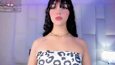 Snapshot of angeles_bust chatting on October 2025 08:11:02 PM angeles_bust online show from October 2025 08:11:02 PM