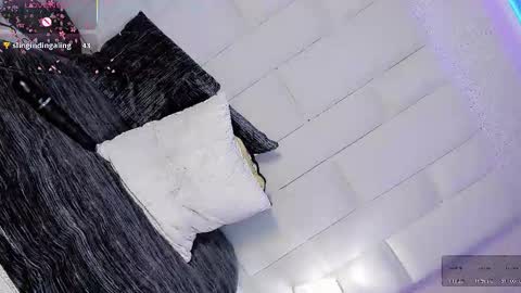 Snapshot of angeles_bust chatting on October 2025 08:54:02 PM angeles_bust online show from October 2025 08:54:02 PM