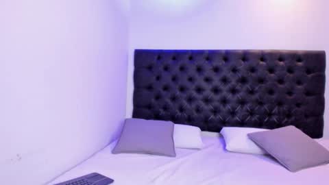 Angeli online show from September 2025 11:04:01 AM