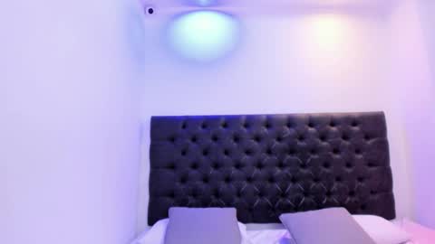 Angeli online show from October 2025 10:27:01 AM