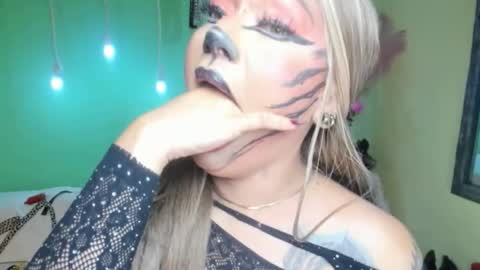 Angelina  online show from October 2025 03:56:02 PM