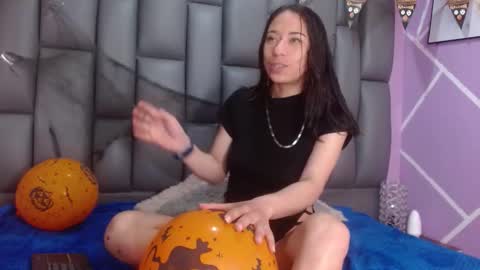 Snapshot of angelina_ny chatting on October 2025 02:07:01 PM ANGELINA online show from October 2025 02:07:01 PM