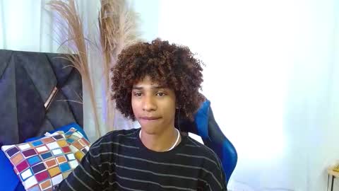 Snapshot of angell18_ chatting on November 2025 08:20:02 PM Angel online show from November 2025 08:20:02 PM