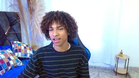 Snapshot of angell18_ chatting on November 2025 08:52:01 PM Angel online show from November 2025 08:52:01 PM