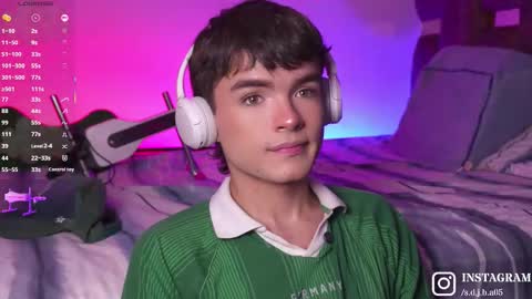 Snapshot of angelocute_ chatting on October 2025 03:21:02 AM Angelo I work from home this is my room online show from October 2025 03:21:02 AM