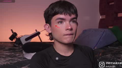 Snapshot of angelocute_ chatting on November 2025 05:54:01 AM Angelo I work from home this is my room online show from November 2025 05:54:01 AM