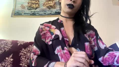 Snapshot of angelofsiam chatting on September 2025 10:43:01 PM Goddess Autumn Day online show from September 2025 10:43:01 PM