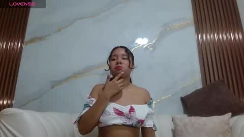 Snapshot of angye_harmony chatting on November 2025 12:29:02 PM Angie online show from November 2025 12:29:02 PM