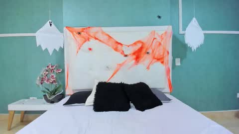 Ania online show from October 2025 02:17:02 PM