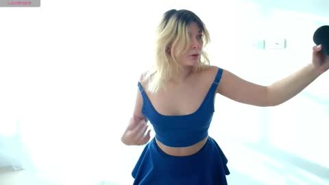 Ania online show from October 2025 09:39:01 PM