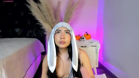 Snapshot of aniie_west chatting on October 2025 05:08:02 AM aniie_west online show from October 2025 05:08:02 AM