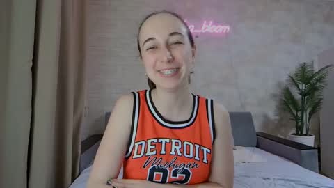 anikabloom online show from February 2025 04:54:01 AM