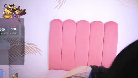 Lauren Anika online show from February 2025 12:03:02 PM