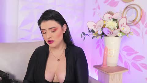 Lauren Anika online show from February 2025 02:11:02 PM